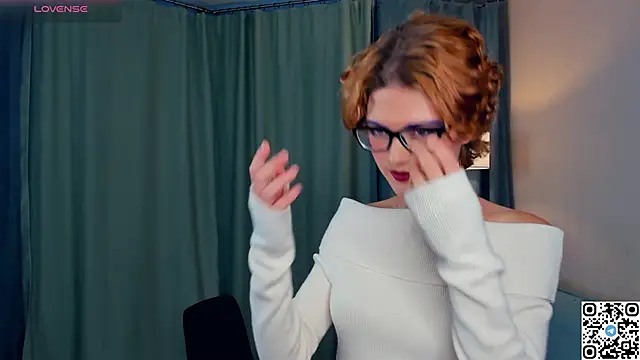 Snapshot of EdlinGathright chatting on November 4, 3:43 am EdlinGathright online show from November 4, 3:43 am