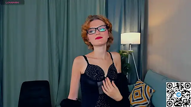 Snapshot of EdlinGathright chatting on November 6, 3:43 am EdlinGathright online show from November 6, 3:43 am