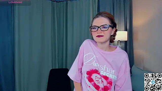 Snapshot of EdlinGathright chatting on November 3, 3:45 am EdlinGathright online show from November 3, 3:45 am