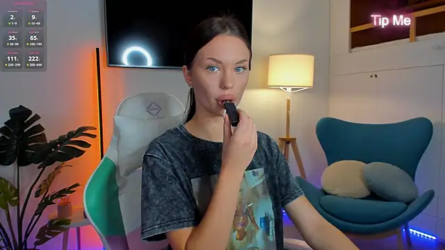 Cherry   Kiss online show from May 3, 6:07 am