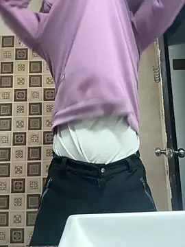 Snapshot of Atngt_69 chatting on December 15, 4:29 am Atngt 69 online show from December 15, 4:29 am