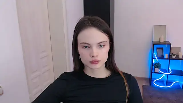 Ariella ari online show from December 16, 2:10 pm