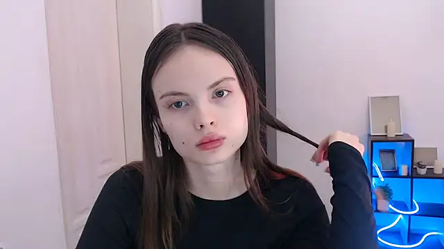 Ariella ari online show from December 17, 11:15 am