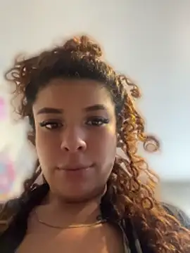 haally-mll online show from April 14, 6:35 pm