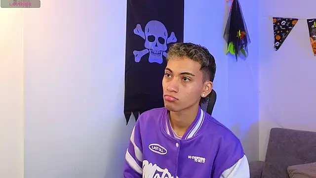 yulian vasquez online show from October 21, 12:15 pm