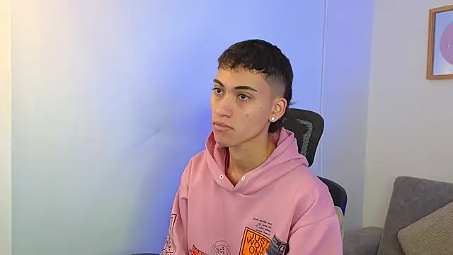 yulian vasquez online show from September 29, 12:22 pm