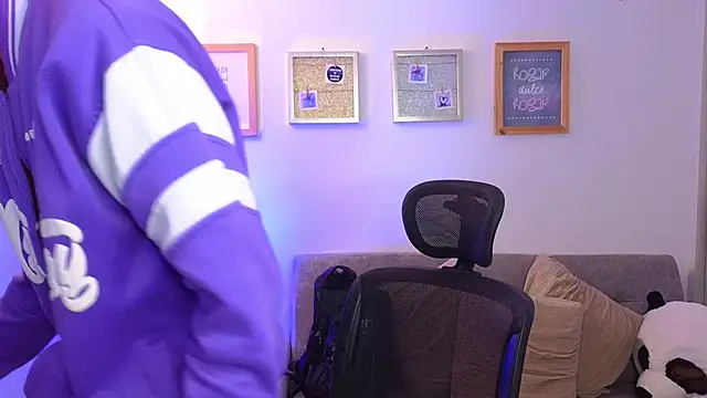 yulian vasquez online show from November 6, 12:20 pm