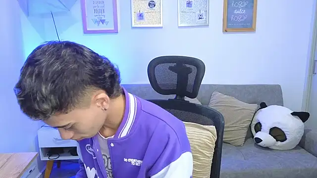 yulian vasquez online show from November 27, 12:16 pm