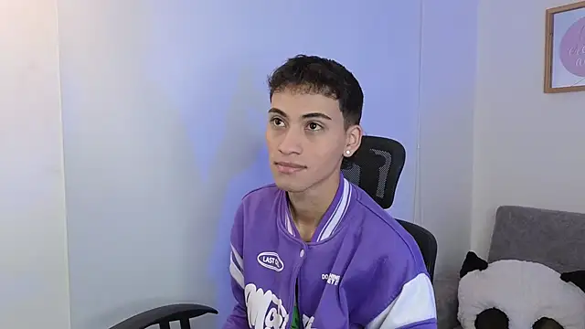 yulian vasquez online show from September 23, 12:23 pm