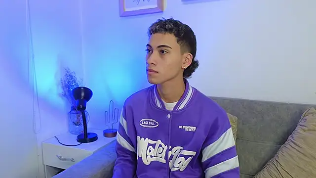 yulian vasquez online show from December 1, 12:28 pm