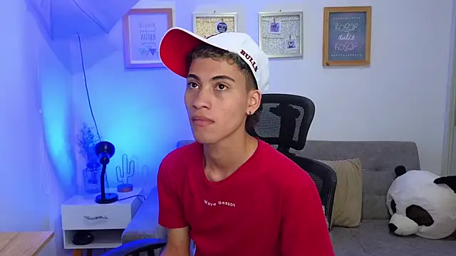 yulian vasquez online show from November 20, 3:12 pm