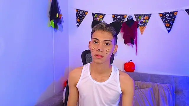 yulian vasquez online show from October 31, 12:35 pm