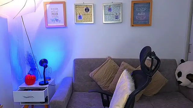 yulian vasquez online show from November 11, 12:22 pm