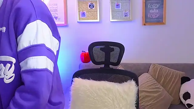 yulian vasquez online show from November 4, 12:31 pm