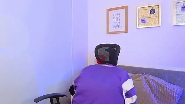 yulian vasquez online show from November 1, 12:32 pm