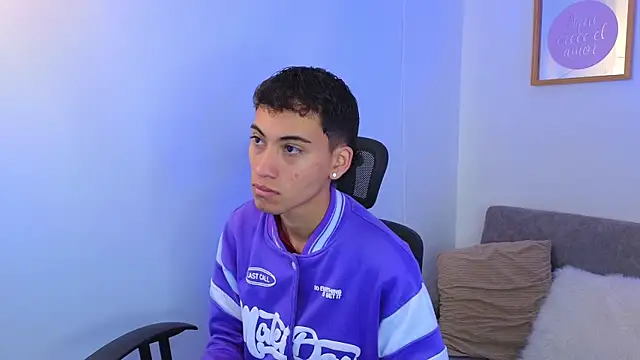 yulian vasquez online show from September 26, 12:23 pm