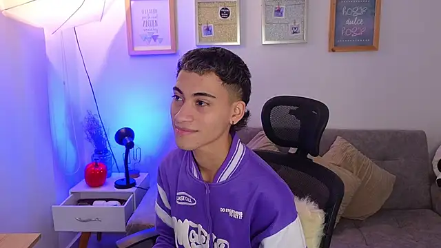 yulian vasquez online show from November 12, 12:31 pm