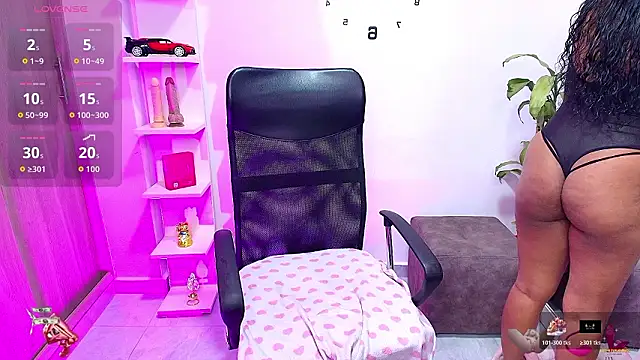 sharlottxl online show from March 15, 2:51 am