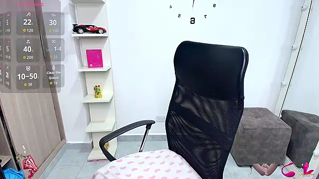 sharlottxl online show from March 5, 7:27 am