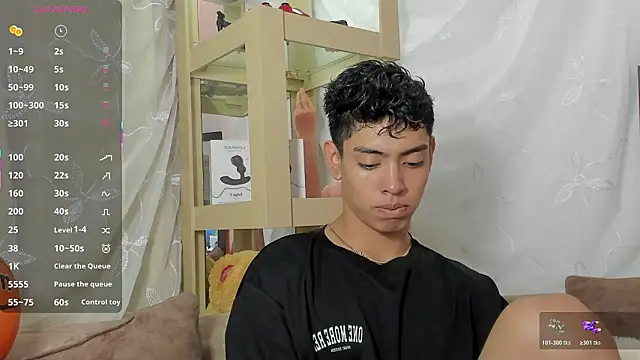 LoganTwink18 online show from March 29, 3:02 pm