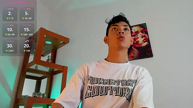 LoganTwink18 online show from December 4, 12:59 pm