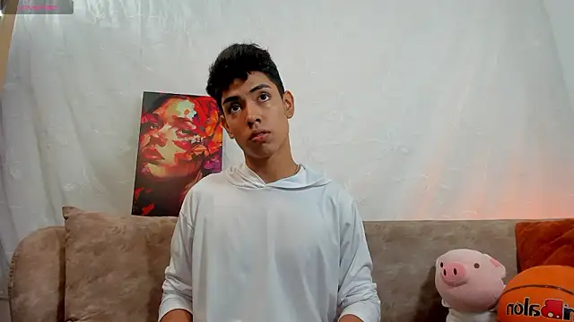 LoganTwink18 online show from March 27, 12:28 pm