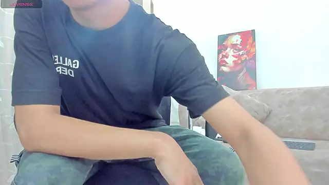 LoganTwink18 online show from March 24, 1:33 pm