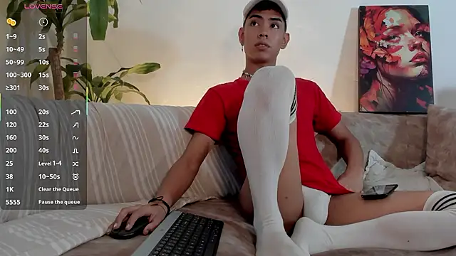 LoganTwink18 online show from February 11, 2:28 pm