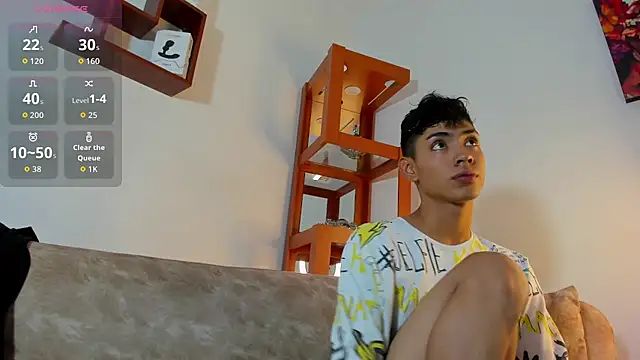 LoganTwink18 online show from November 27, 2:06 pm