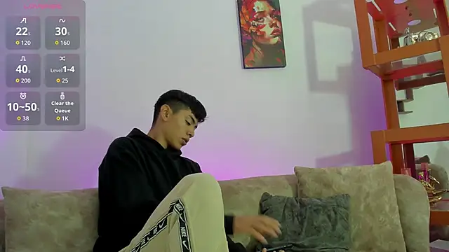 LoganTwink18 online show from November 18, 12:30 pm