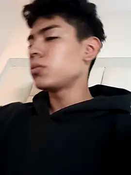 LoganTwink18 online show from March 30, 10:39 am