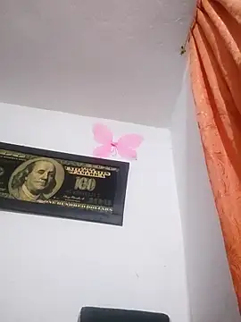 Snapshot of Valenn_fernandez chatting on June 15, 3:07 am Valenn fernandez online show from June 15, 3:07 am