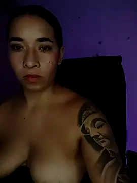 Snapshot of Valenn_fernandez chatting on June 25, 5:12 am Valenn fernandez online show from June 25, 5:12 am