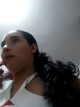Valenn fernandez online show from May 6, 3:43 am