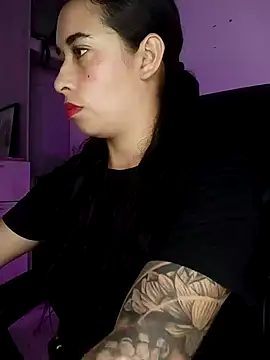 Snapshot of Valenn_fernandez chatting on June 26, 10:04 pm Valenn fernandez online show from June 26, 10:04 pm
