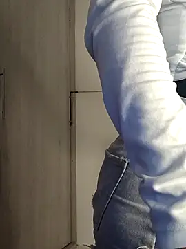 Valenn fernandez online show from April 3, 10:38 pm