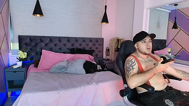 YiingandYang online show from November 6, 12:03 am