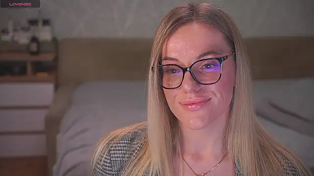 Vanille Mystery online show from March 25, 10:19 pm