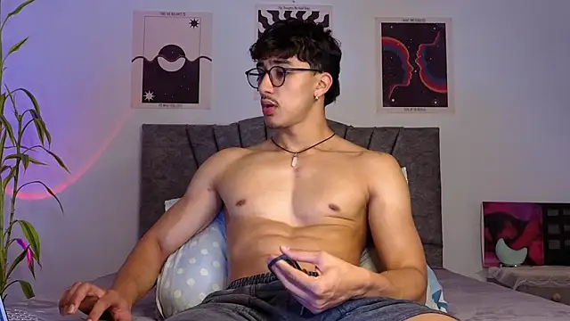 LatinReall online show from November 19, 2:11 am