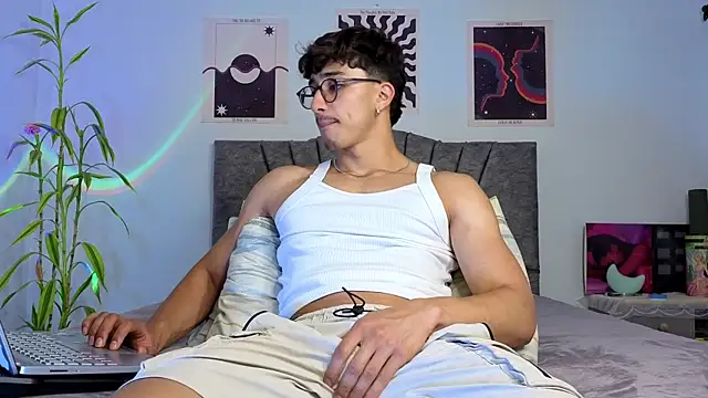 LatinReall online show from November 10, 11:32 pm