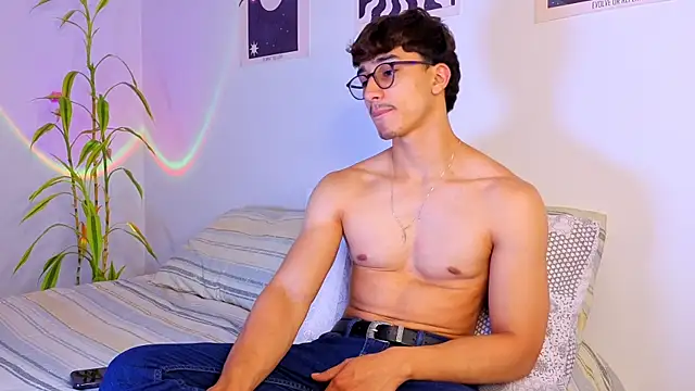 LatinReall online show from September 24, 3:57 am