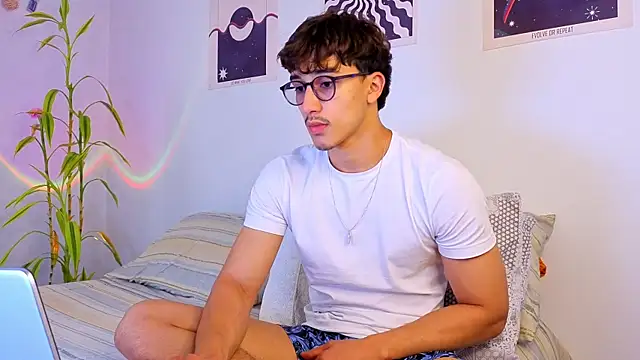 LatinReall online show from September 24, 8:15 pm