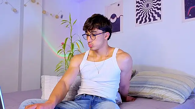 LatinReall online show from September 14, 11:38 pm