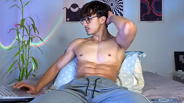 LatinReall online show from October 19, 12:13 am