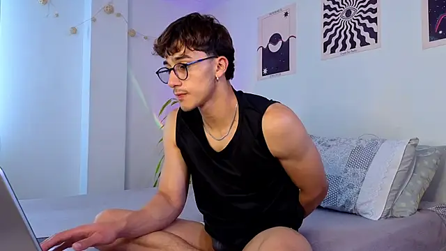 LatinReall online show from September 10, 9:03 pm