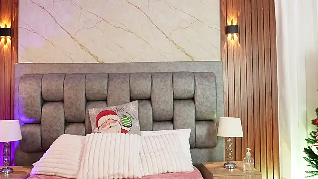 More Hott online show from November 28, 6:52 pm