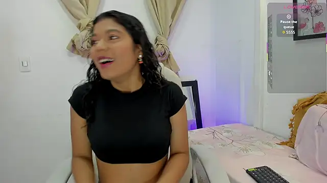 Snapshot of andrea_sanchezz chatting on November 6, 7:07 pm andrea sanchezz online show from November 6, 7:07 pm