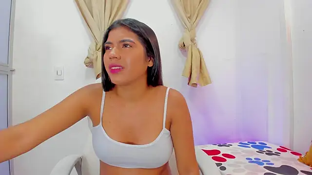 Snapshot of andrea_sanchezz chatting on December 5, 8:06 pm andrea sanchezz online show from December 5, 8:06 pm