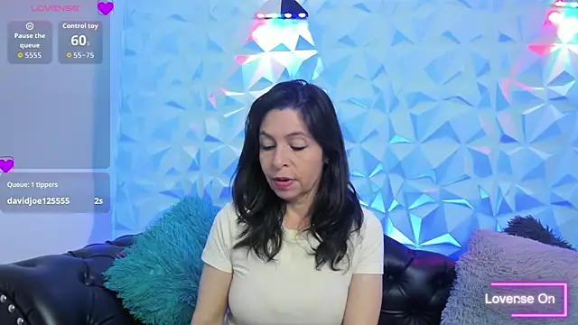 Snapshot of SabinaDeluxe_cg chatting on November 15, 12:31 pm SabinaDeluxe cg online show from November 15, 12:31 pm