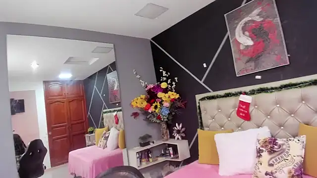 kris milff online show from December 16, 8:02 pm